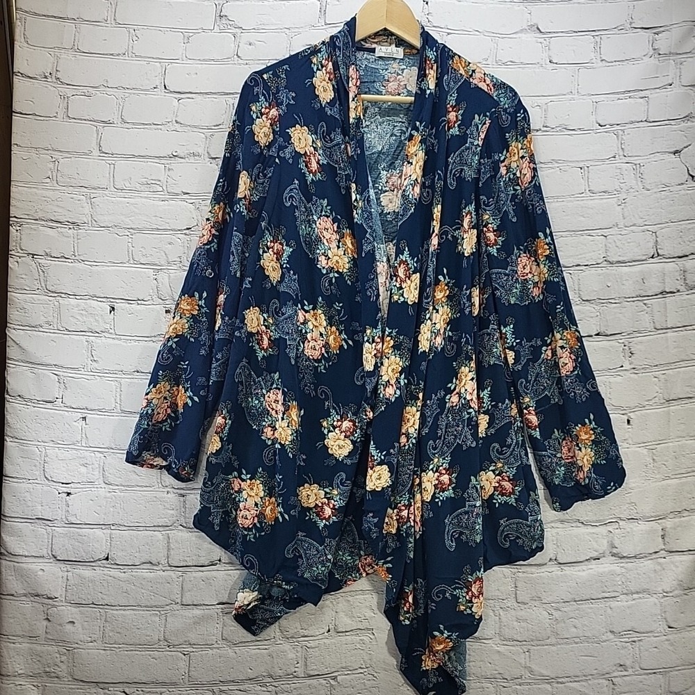 AVLN Studios Drape Top Womens Sz L Coastal Cowgirl Open Floral Paisley‎